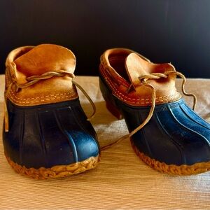 Stylish Tan and Navy Lace-Up Shoes